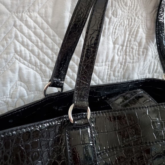 Black Guess Bag - Picture 5 of 6